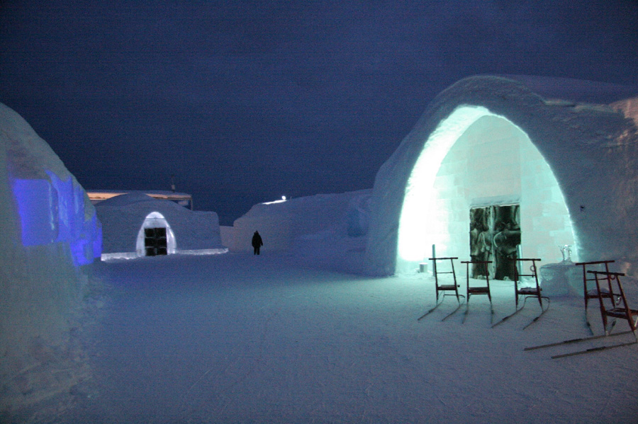 037 Ice Hotel